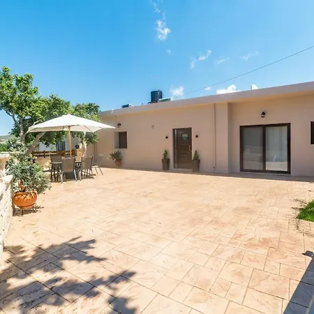 Amarantos House Holiday home